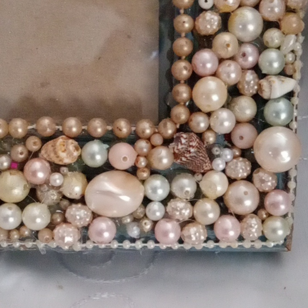 Beautiful Beaded Seashell Picture Frame - Picture 7 of 10
